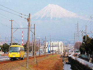 富士山を背に走る