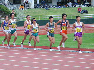 1500m過ぎ 松村選手がトップに