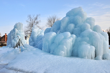 見応えある巨大な樹氷・オブジェの数々