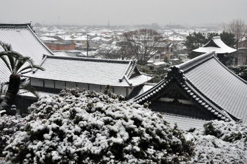 実相寺の高台からの雪景色 